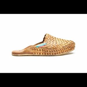 MOHINDERS men’s natural leather city slippers